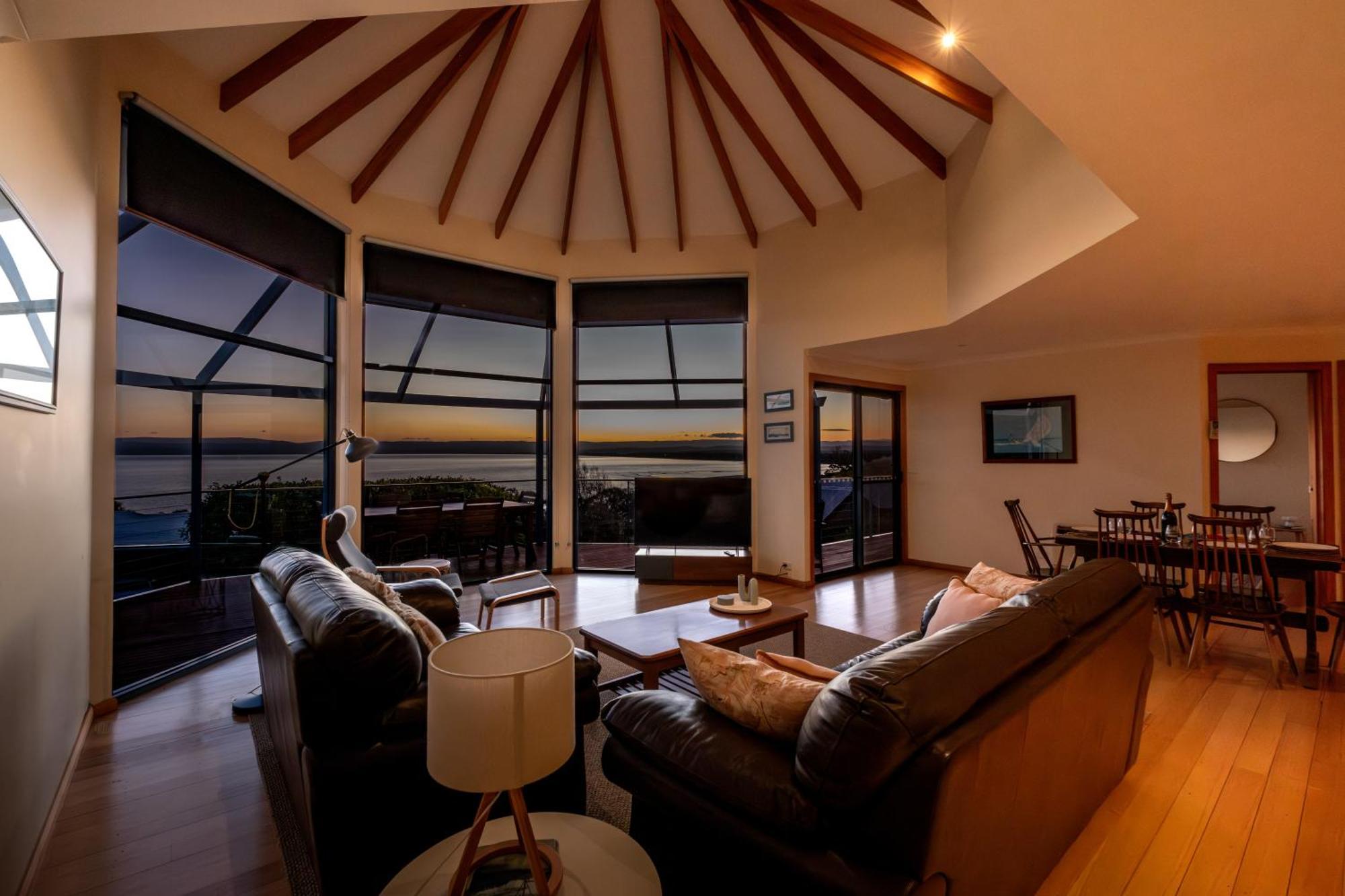 Waterline Holiday Home Coles Bay Extérieur photo