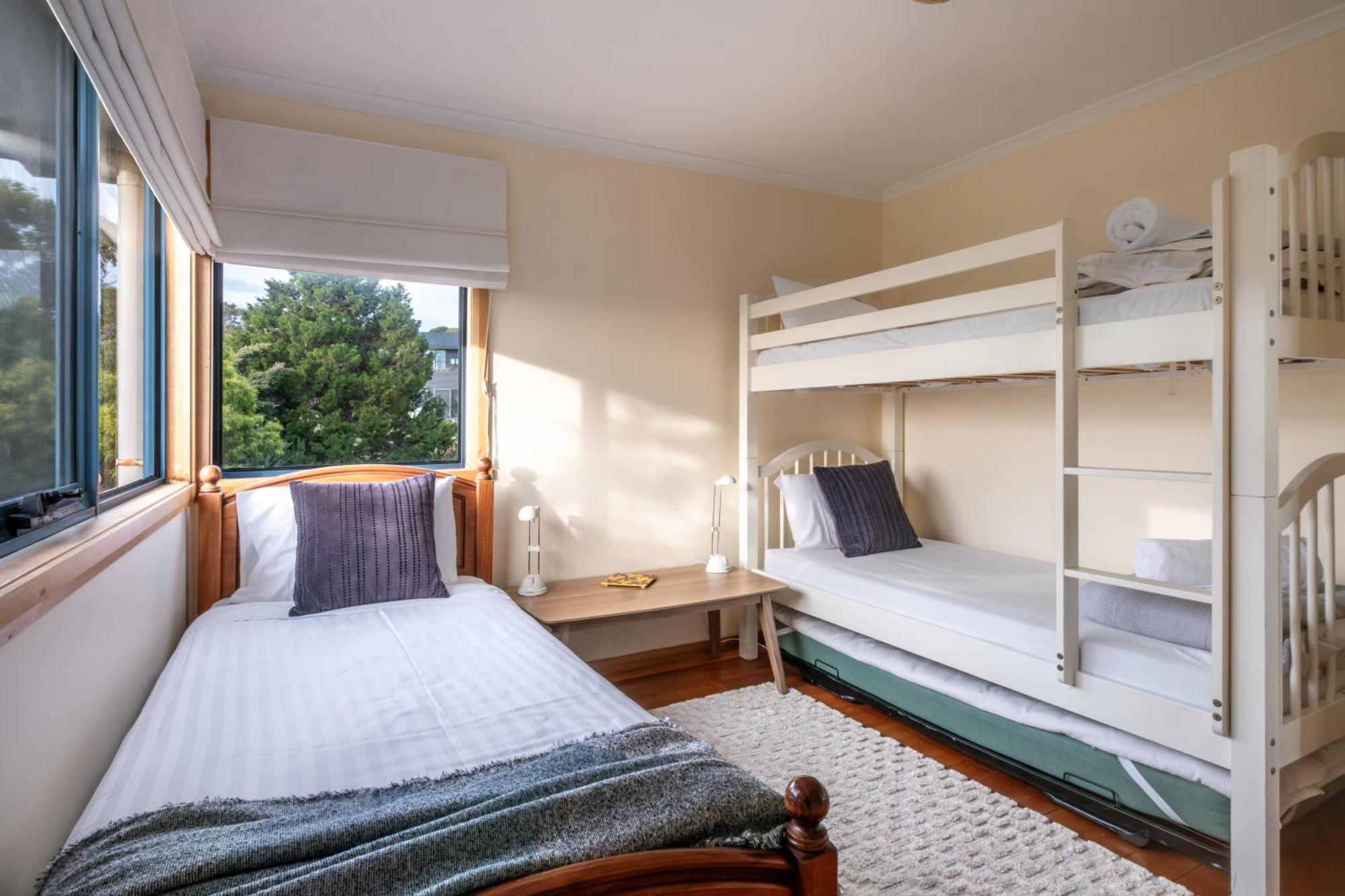 Waterline Holiday Home Coles Bay Extérieur photo