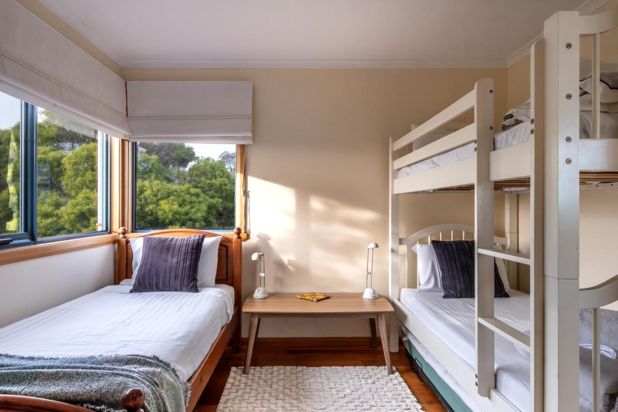 Waterline Holiday Home Coles Bay Extérieur photo